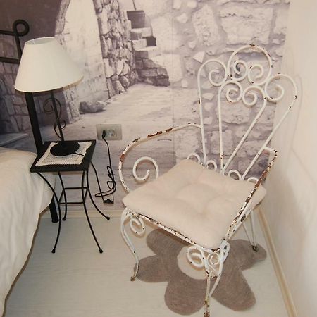 Studio Apartment For 2 Adults And 1 Child Makarska Ngoại thất bức ảnh