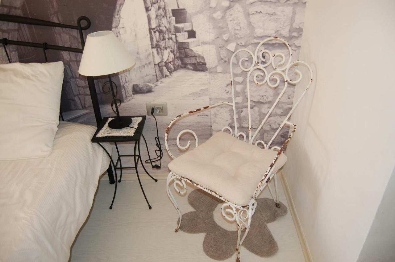 Studio Apartment For 2 Adults And 1 Child Makarska Ngoại thất bức ảnh