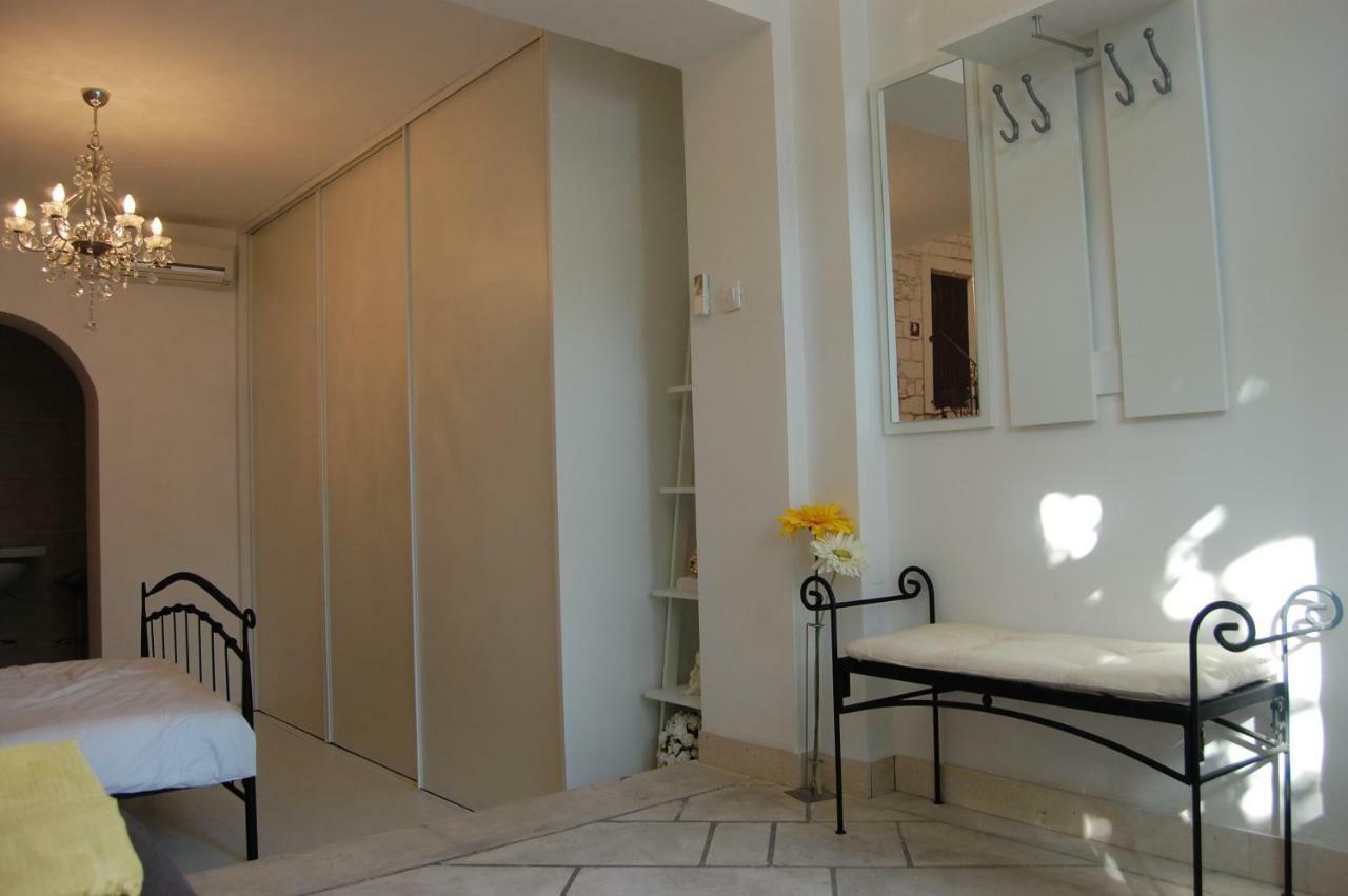 Studio Apartment For 2 Adults And 1 Child Makarska Ngoại thất bức ảnh