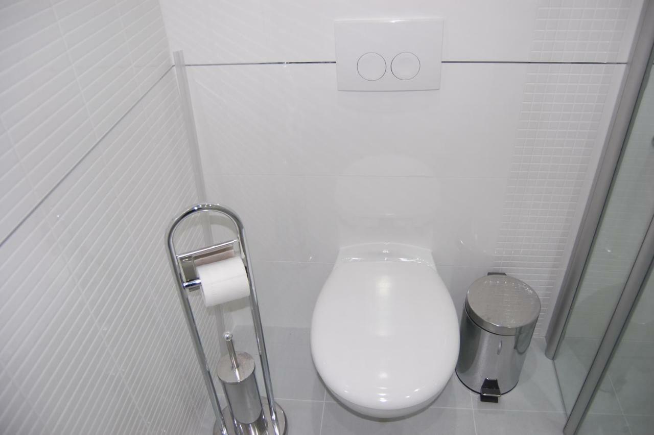 Studio Apartment For 2 Adults And 1 Child Makarska Ngoại thất bức ảnh