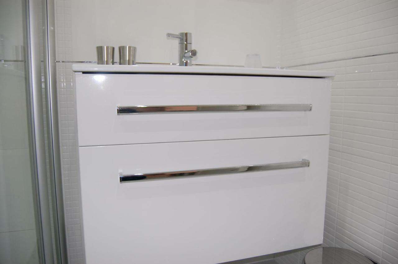 Studio Apartment For 2 Adults And 1 Child Makarska Ngoại thất bức ảnh