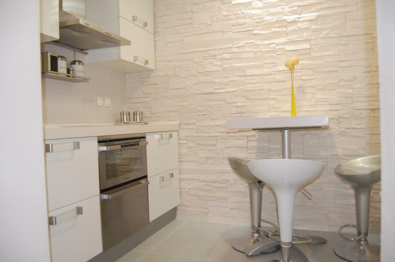 Studio Apartment For 2 Adults And 1 Child Makarska Ngoại thất bức ảnh